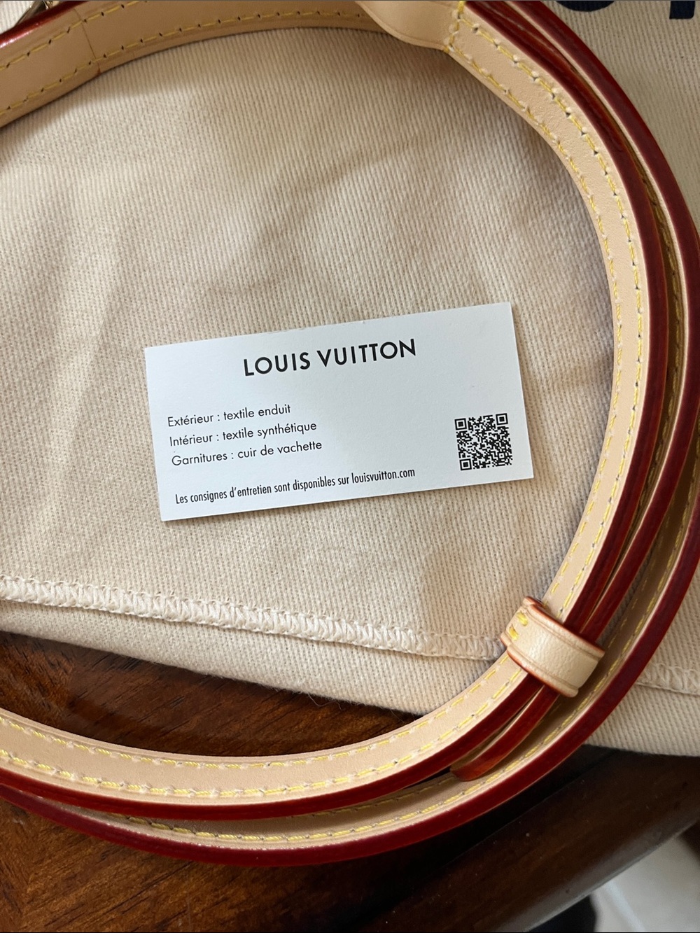 Louis Vuitton Monogram Canvas Multipass with Gold & leather Chain Detail - Picture 7 of 16
